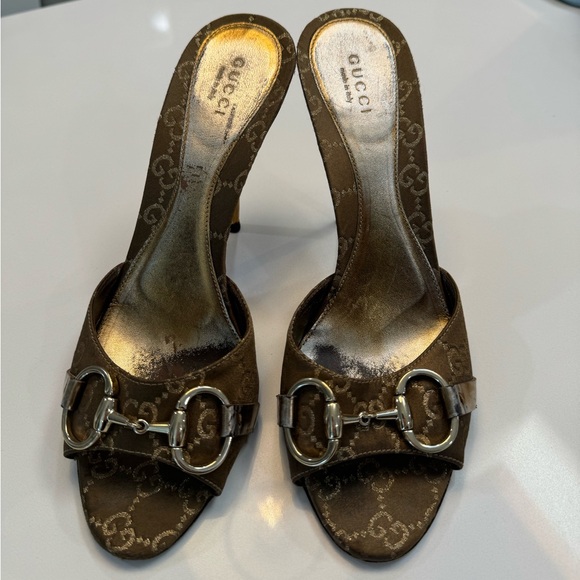 Y2K GG Gucci Gold Horsebit Heels, Size 8 - Picture 2 of 7